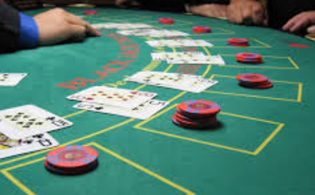 Game Blackjack Seni Mengambil Keputusan Tepat di Meja